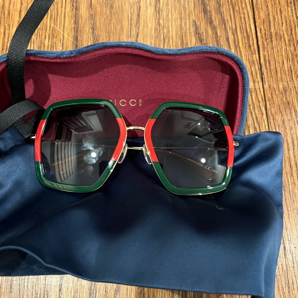 Womens Gucci Urban GG0106S Sunglasses - brand new never worn!